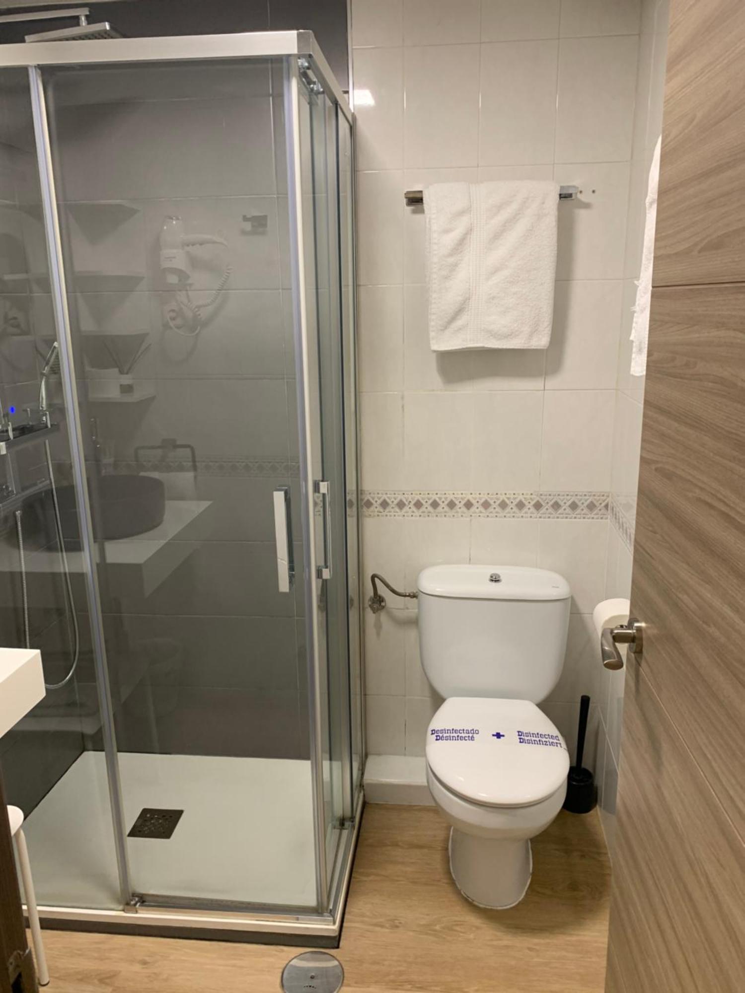 Hostal El Rocio Paracuellos de Jarama Exteriér fotografie