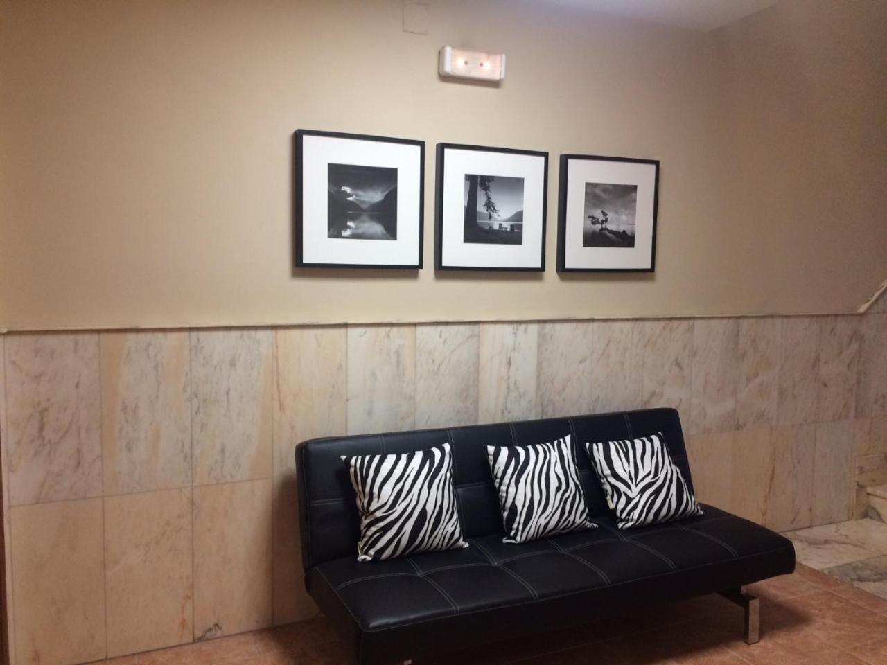 Hostal El Rocio Paracuellos de Jarama Exteriér fotografie