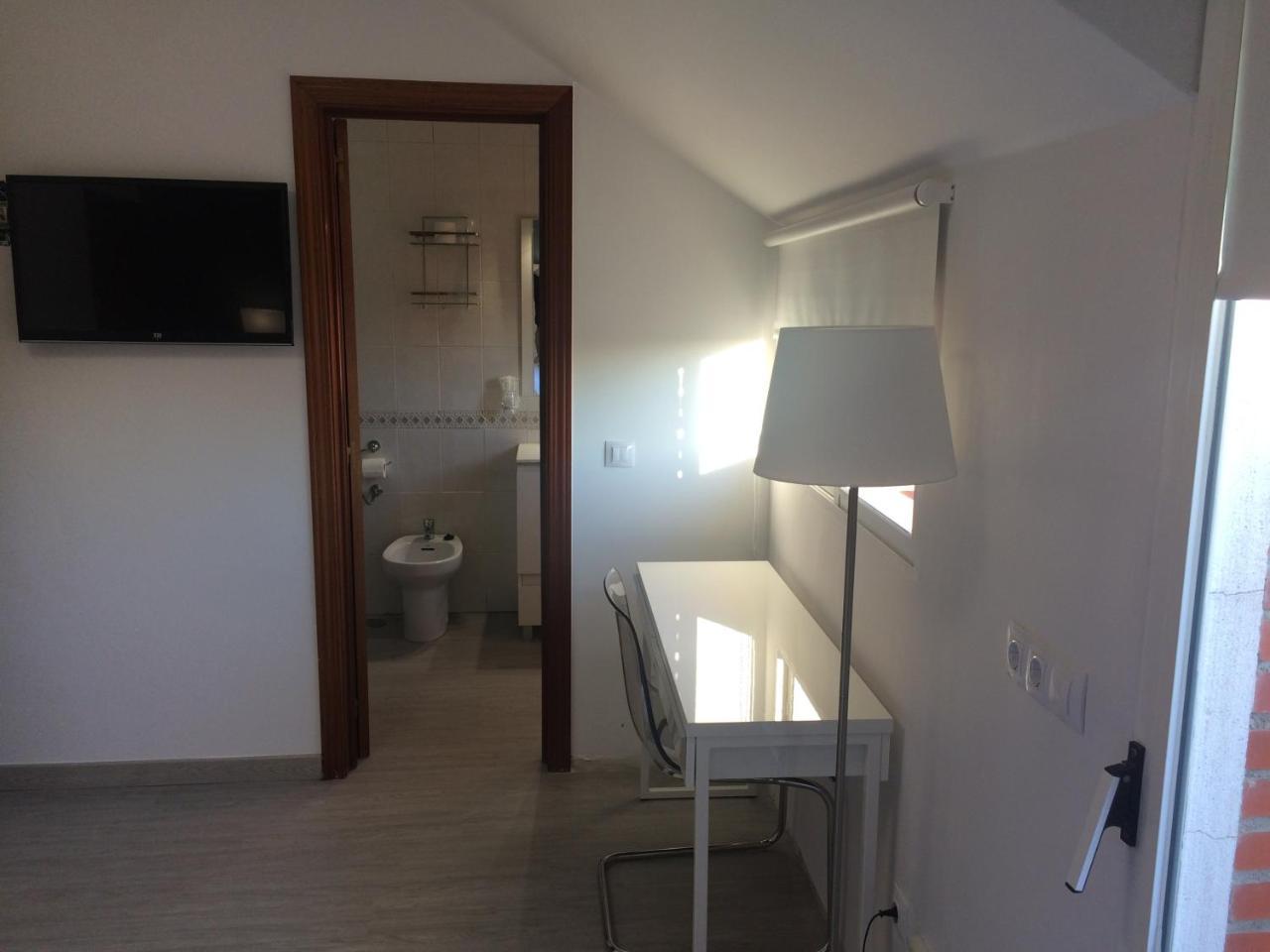 Hostal El Rocio Paracuellos de Jarama Exteriér fotografie