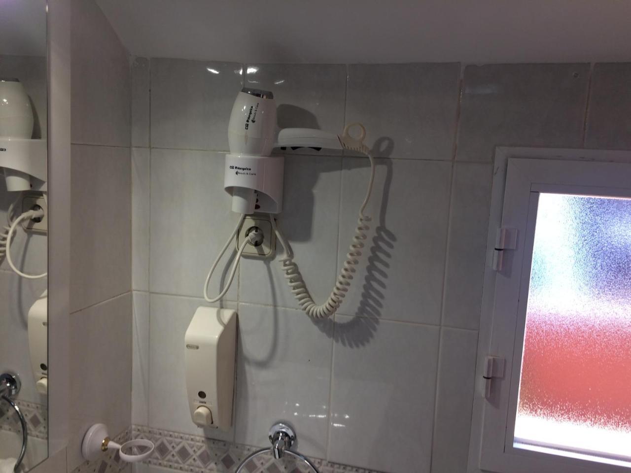 Hostal El Rocio Paracuellos de Jarama Exteriér fotografie